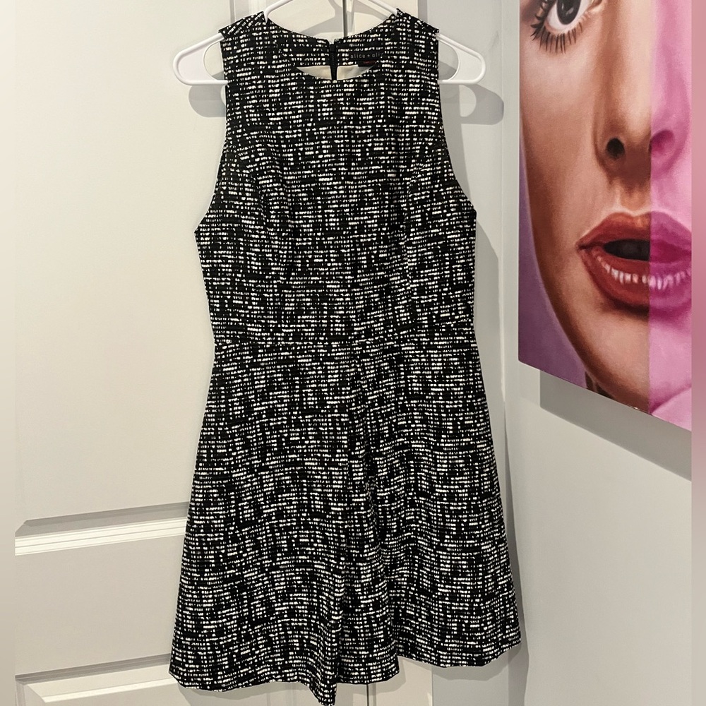 ALICE + OLIVIA Black White Patterned Dress 6